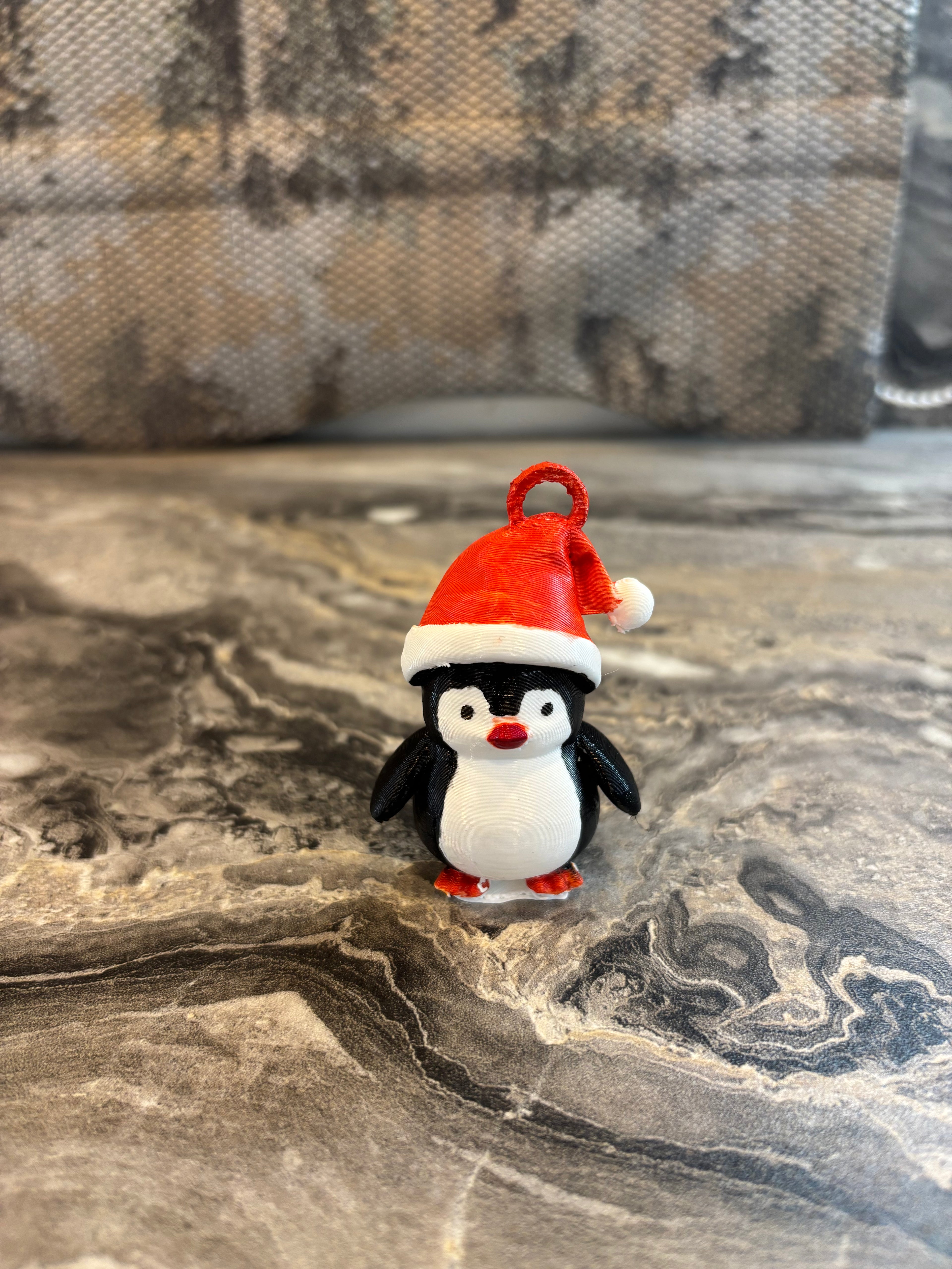 Kalėdinis eglutės žaisliukas-rankų darbo,pagamintas iš ekologiško plastiko.