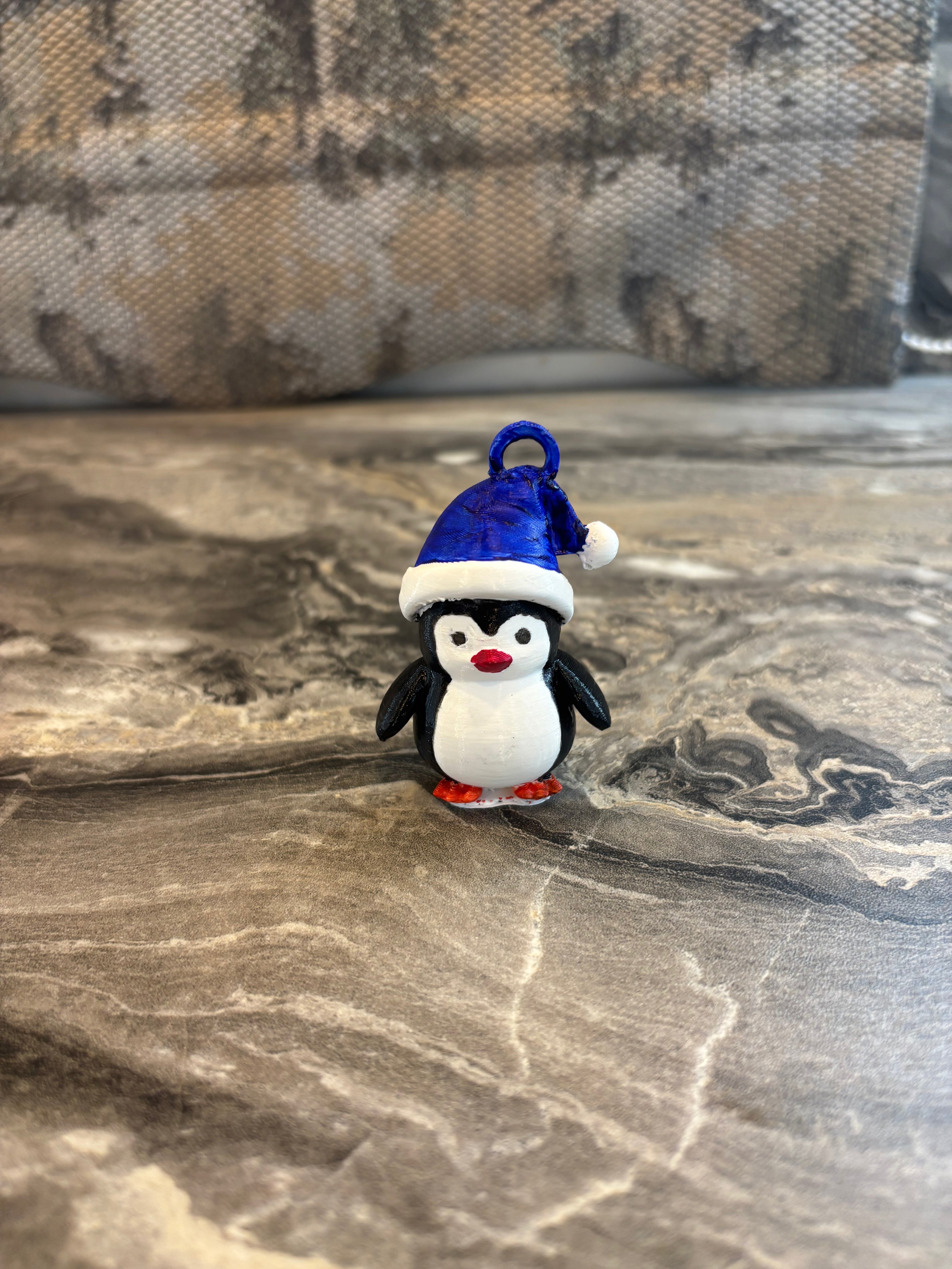 Kalėdinis eglutės žaisliukas-rankų darbo,pagamintas iš ekologiško plastiko.