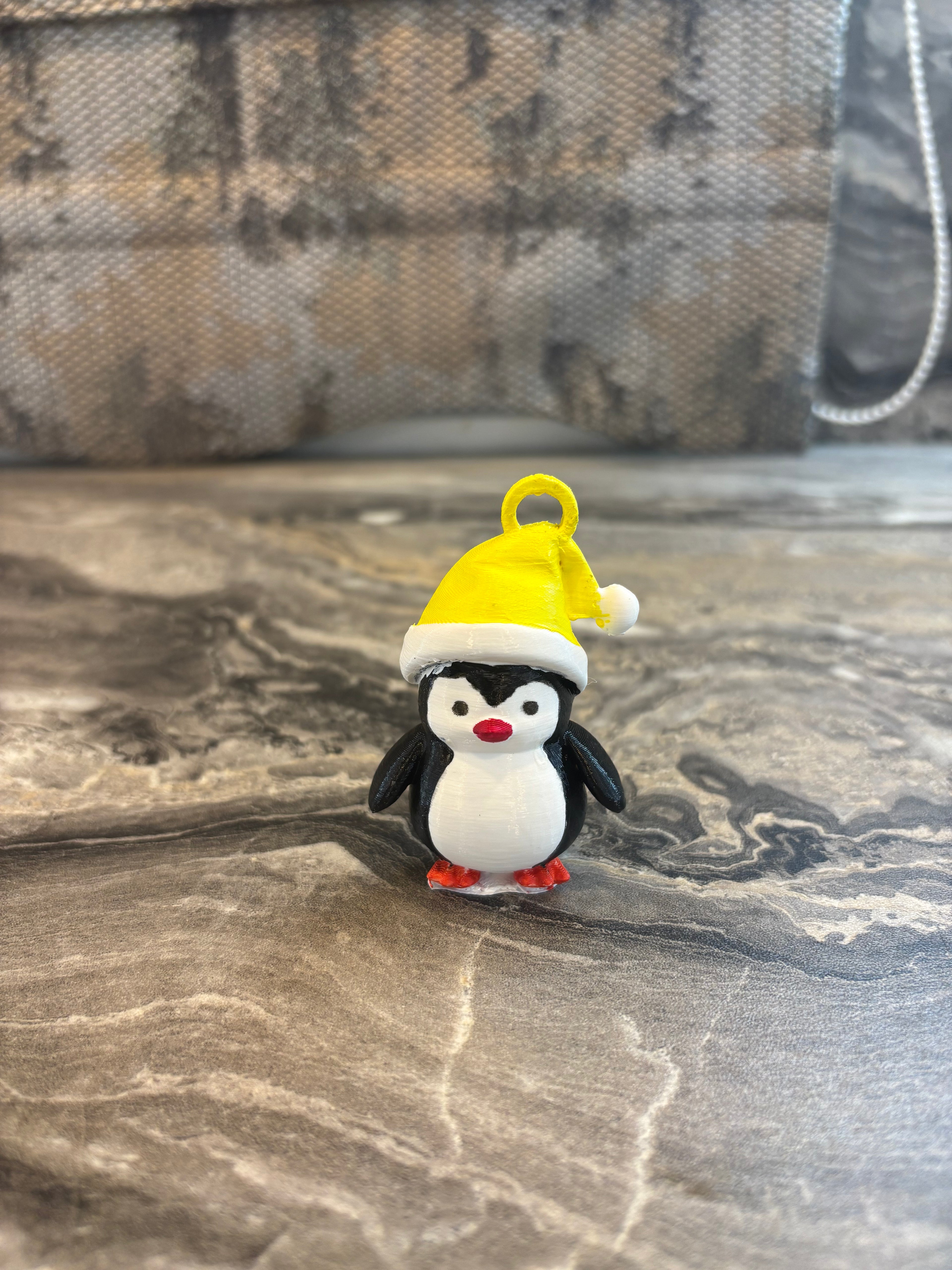 Kalėdinis eglutės žaisliukas-rankų darbo,pagamintas iš ekologiško plastiko.